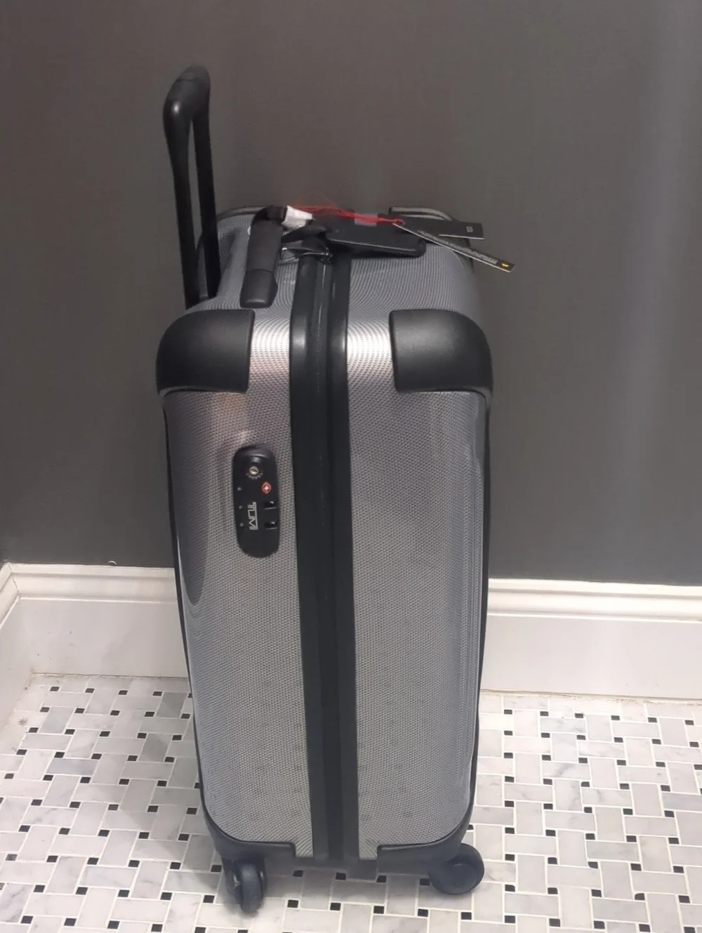 TUMI Vapor International 22